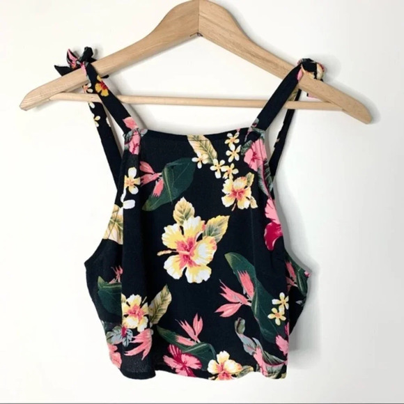 Forever 21 Floral Print Top Blouse Tie Shoulder Strap Cropped Black Size Medium - Picture 3 of 16